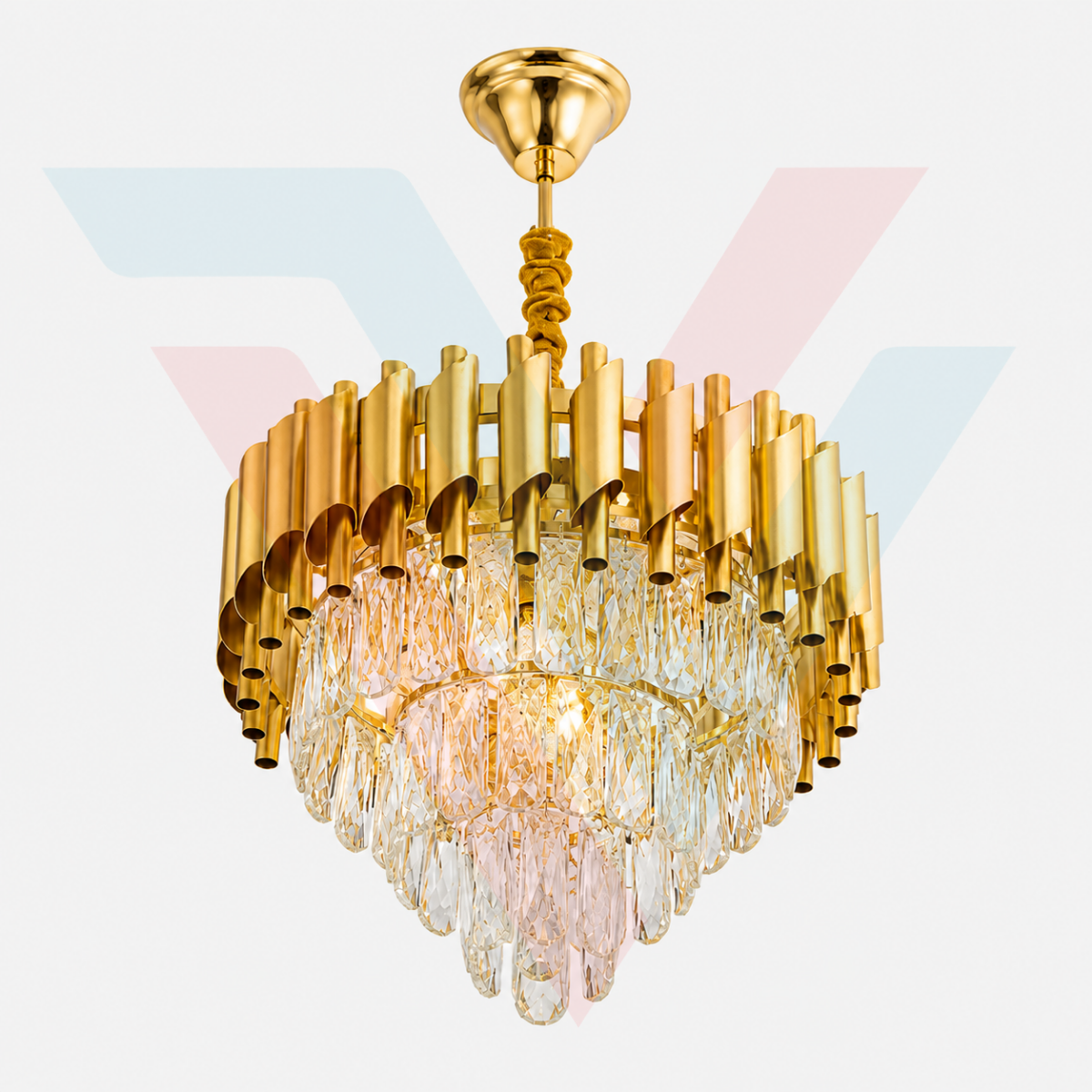 Lustre doré en cristal style luxe avec détails décoratifs transparents