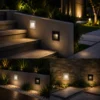 Applique escalier LED installée sur mur extérieur