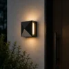 applique-murale-exterieure-cube-noire