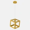 Suspension cube moderne dorée en métal avec ampoule visible